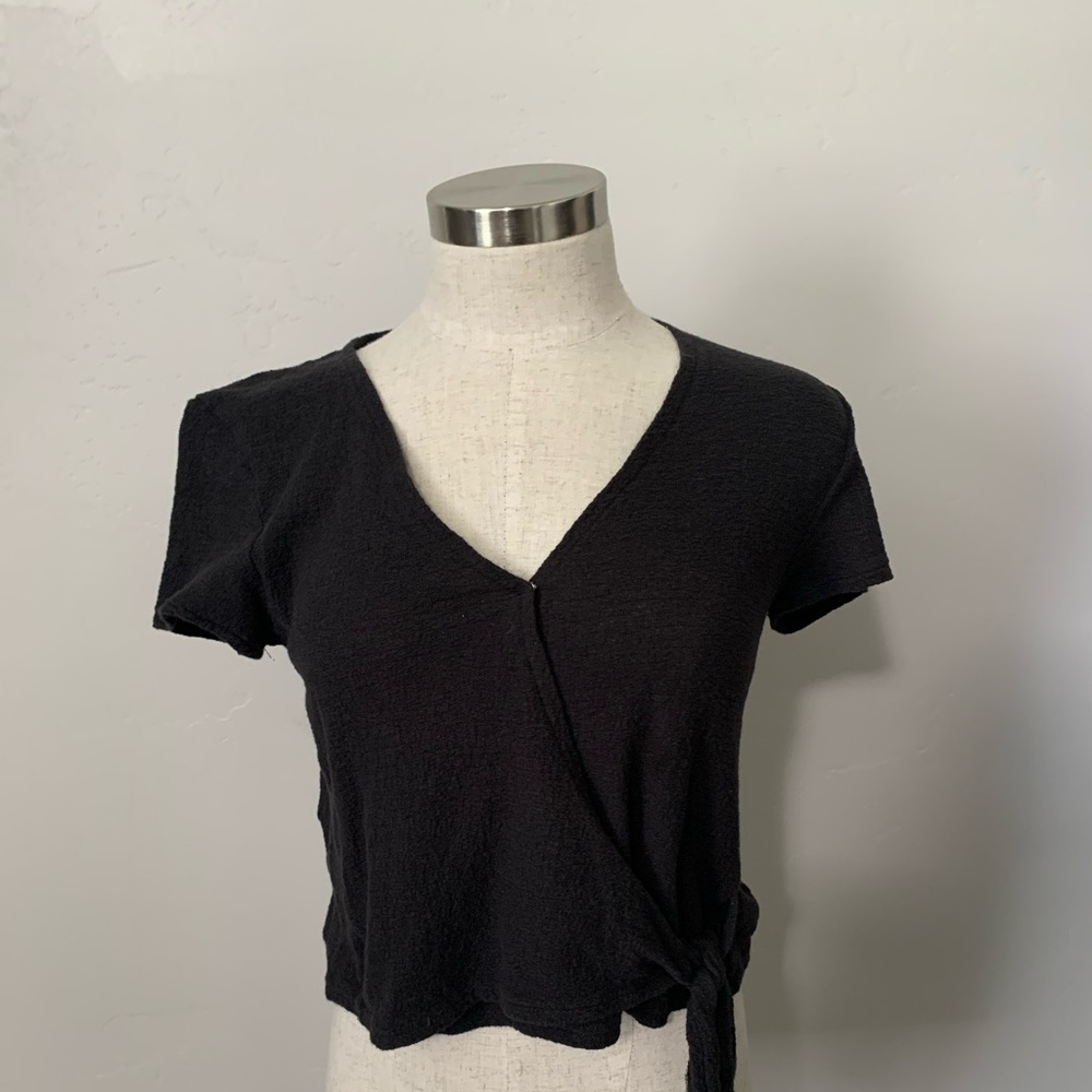 Black wrap shirt short sleeve